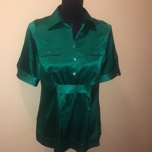 BCBGMaxAzria emerald green short sleeve blouse